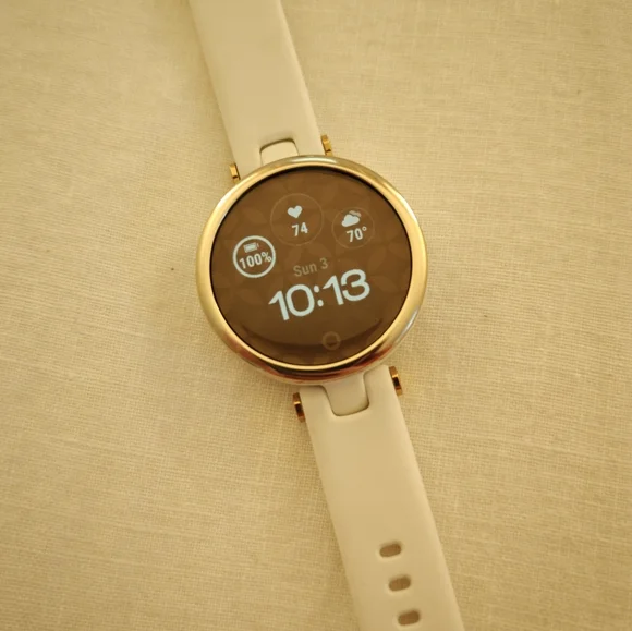 Garmin | Lily Watch - Picture 2 of 3